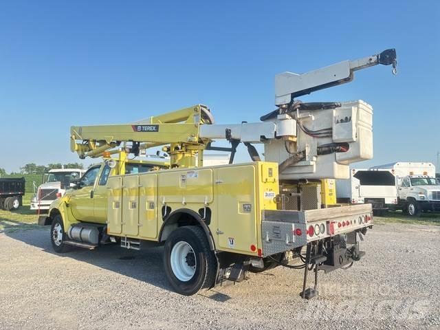 Ford F-750 Avtokošare