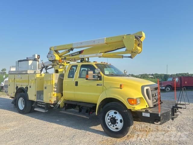 Ford F-750 Avtokošare
