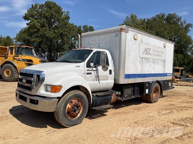 Ford F-750 Tovornjaki cisterne