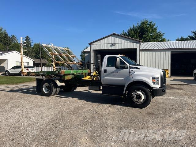 Ford F-750 Kabine in notranjost