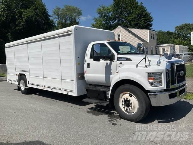 Ford F-750 Tovornjaki za prevoz pijač