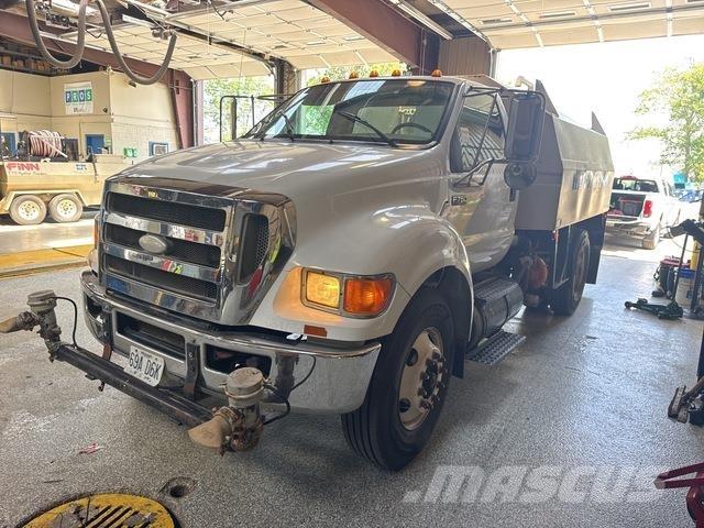 Ford F-750 Tovornjaki za vodo