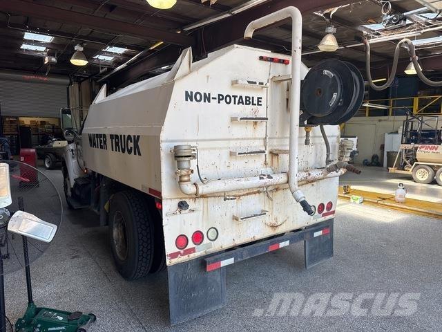 Ford F-750 Tovornjaki za vodo