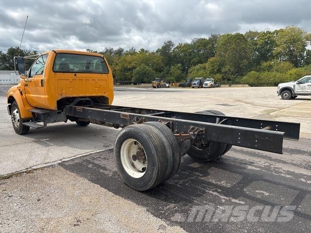 Ford F-750 Kabine in notranjost