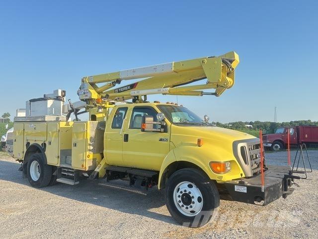 Ford F-750 Avtokošare