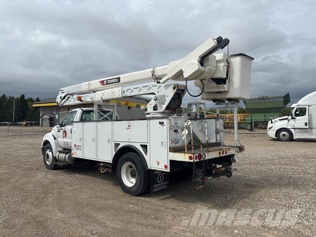 Ford F-750 Avtokošare