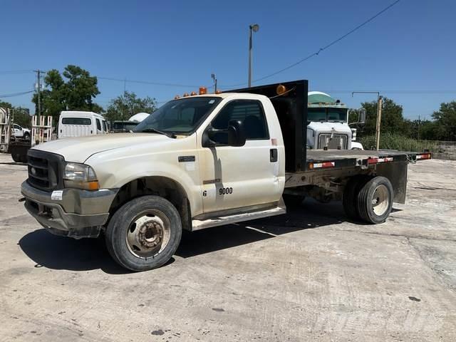 Ford F550 Tovornjaki s kesonom/platojem