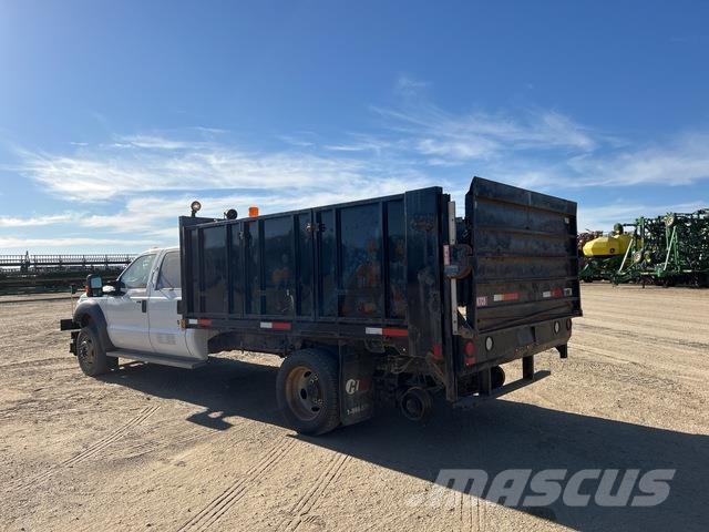 Ford F550 Tovornjaki s kesonom/platojem