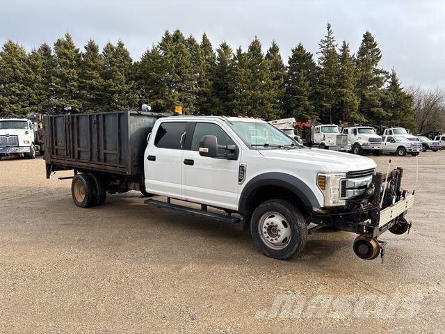 Ford F550 Tovornjaki s kesonom/platojem