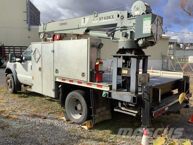 Ford F550 Tovornjaki z žerjavom