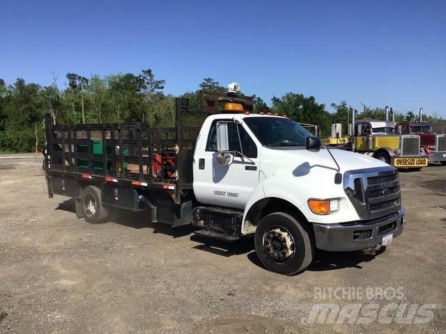 Ford F650 Tovornjaki s kesonom/platojem
