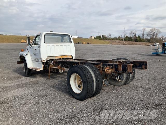 Ford F700 Kabine in notranjost