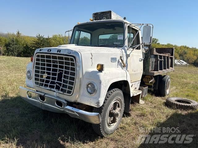 Ford F7000 Kiper tovornjaki
