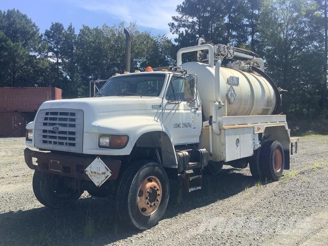 Ford F800 Vakuumski tovornjaki