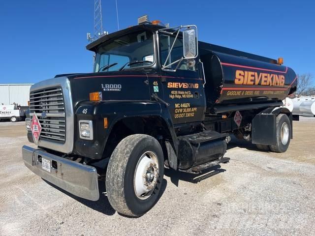 Ford L8000 Tovornjaki cisterne