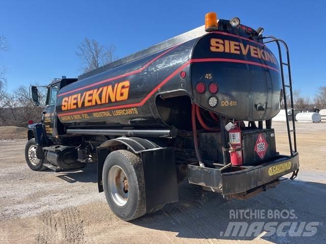 Ford L8000 Tovornjaki cisterne
