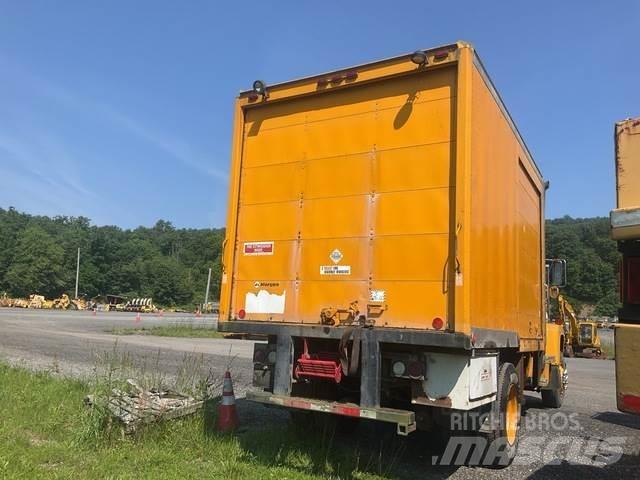 Ford L8000 Komunalna vozila