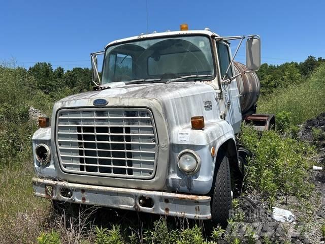 Ford LN7000 Tovornjaki za vodo