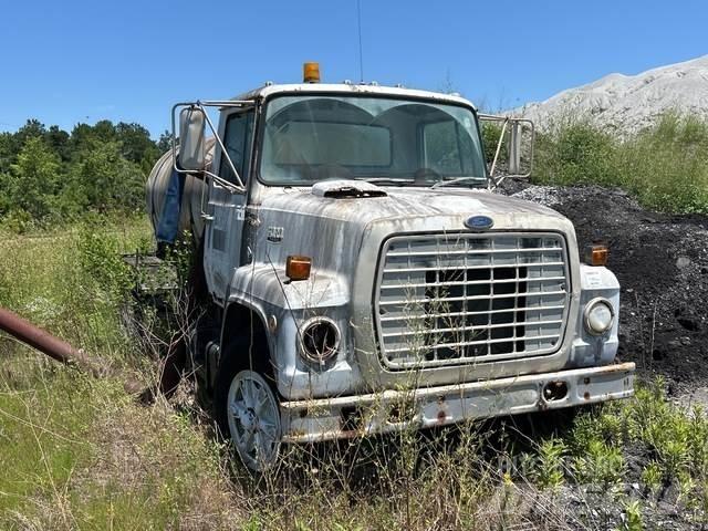 Ford LN7000 Tovornjaki za vodo