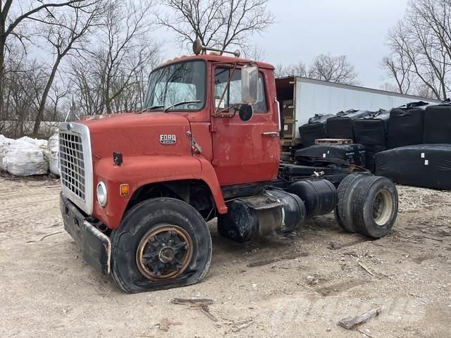 Ford LN8000 Vlačilci