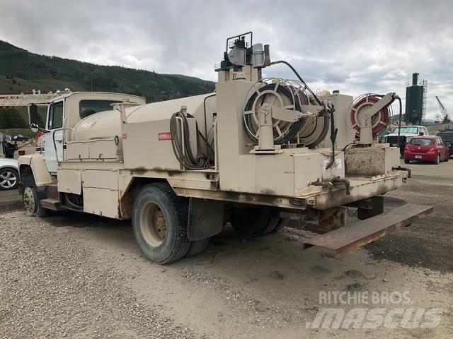 Ford LN8000 Tovornjaki cisterne