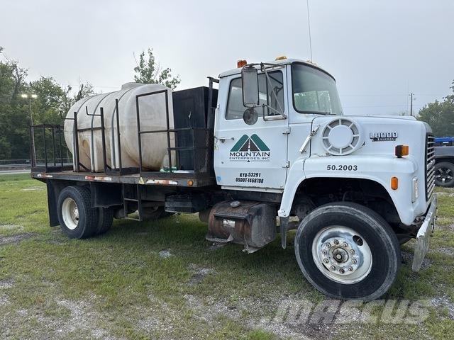 Ford LNT8000 Tovornjaki cisterne