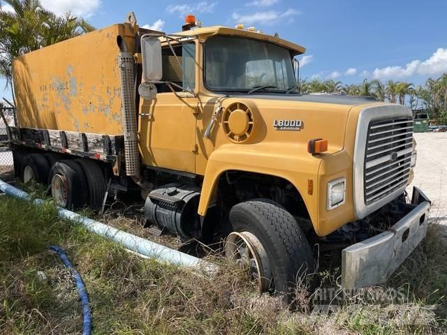 Ford LT8000 Tovornjaki za vodo