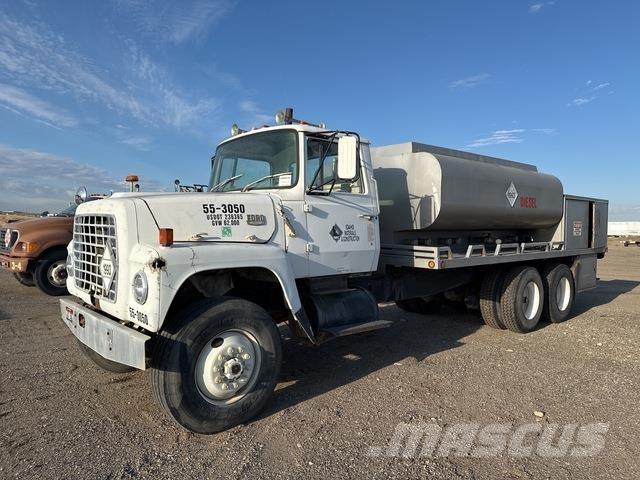 Ford LT8000 Tovornjaki cisterne