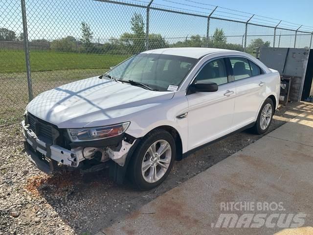 Ford Taurus Avtomobili