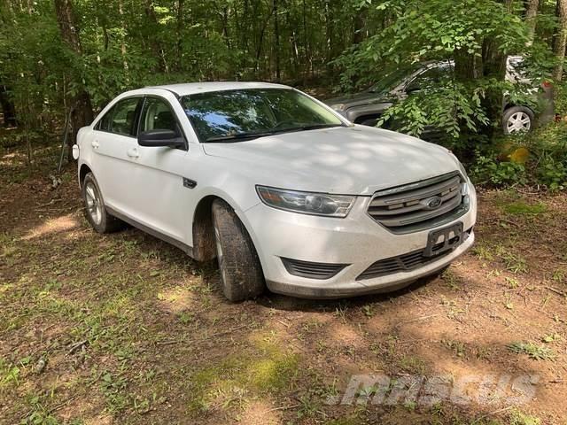 Ford Taurus Avtomobili