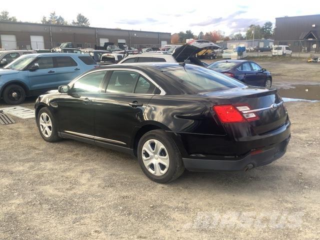 Ford Taurus Avtomobili