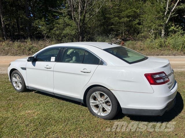 Ford Taurus Avtomobili