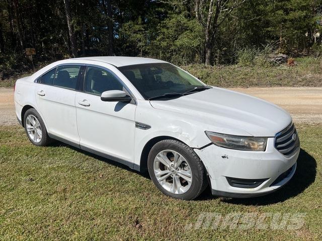 Ford Taurus Avtomobili