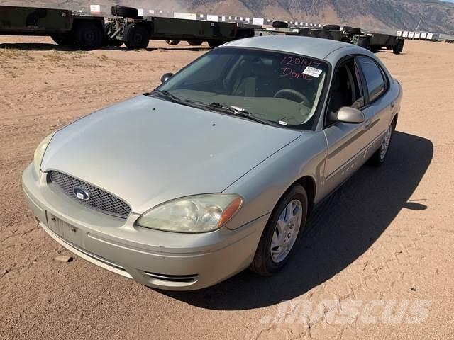 Ford Taurus SE Avtomobili