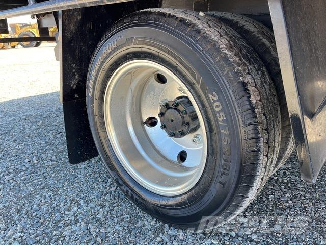 Foton T5 Tovornjaki s kesonom/platojem