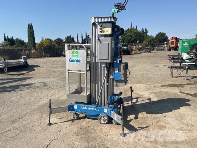 Genie AWP-30S Vertikalna dvigala