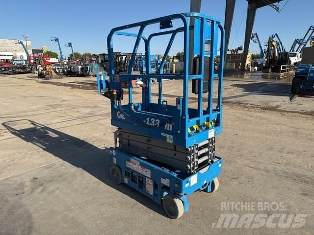 Genie GS-1330M Škarjaste dvižne ploščadi