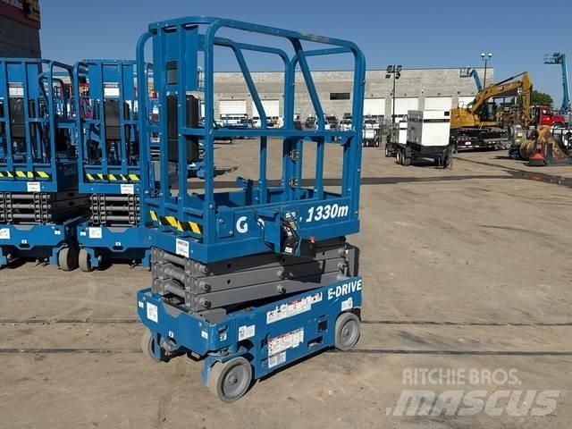Genie GS-1330M Škarjaste dvižne ploščadi