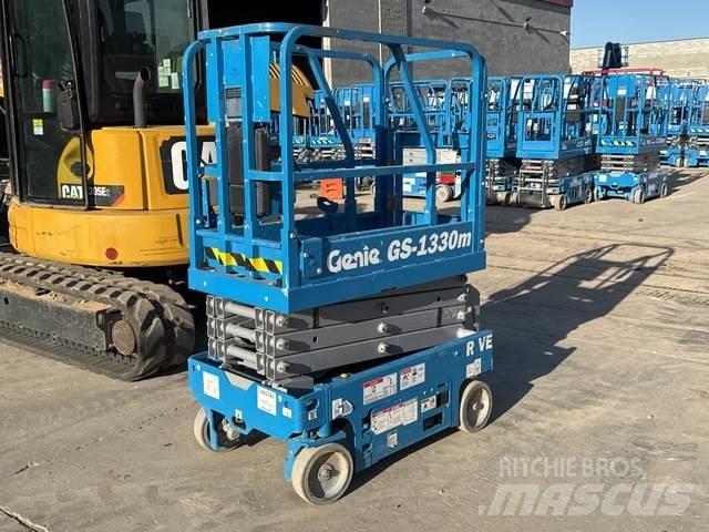 Genie GS-1330M Škarjaste dvižne ploščadi