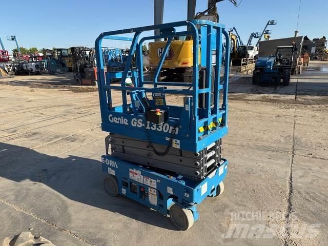 Genie GS-1330M Škarjaste dvižne ploščadi