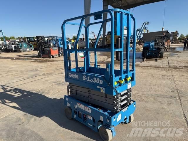 Genie GS-1330M Škarjaste dvižne ploščadi