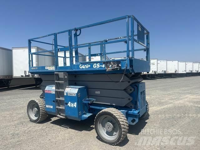 Genie GS-4390 Škarjaste dvižne ploščadi