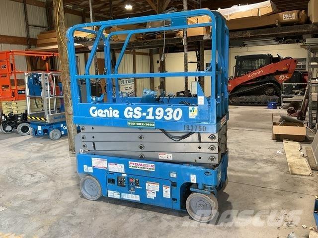 Genie GS1930 Škarjaste dvižne ploščadi
