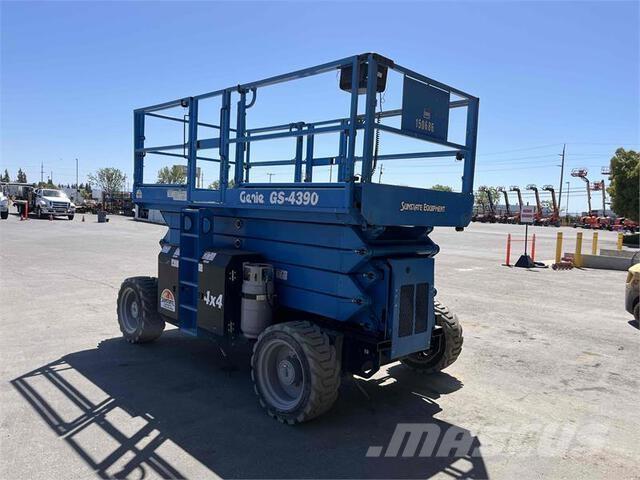 Genie GS4390RT Škarjaste dvižne ploščadi