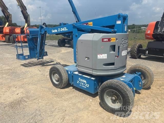 Genie Z-34/22 Zglobne dvižne ploščadi
