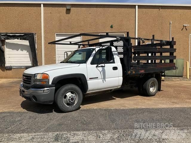GMC 3500 Tovornjaki s kesonom/platojem