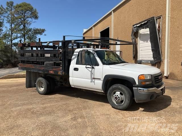 GMC 3500 Tovornjaki s kesonom/platojem