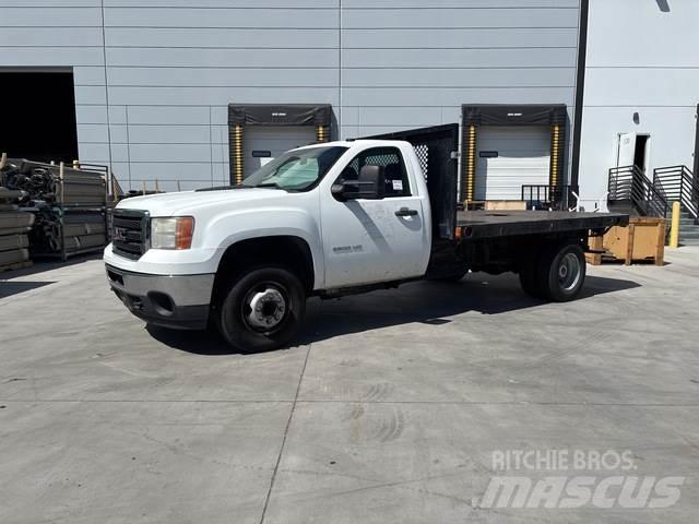 GMC 3500 Tovornjaki s kesonom/platojem