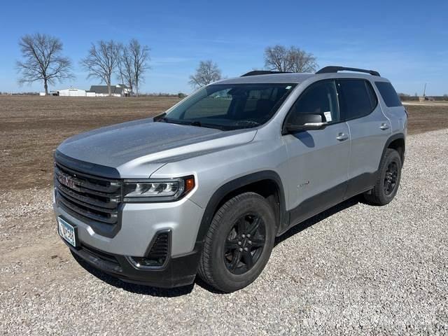 GMC Acadia Avtomobili