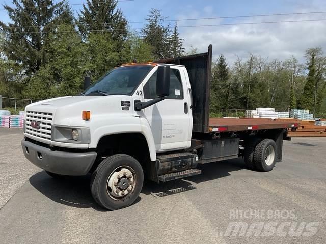 GMC C5500 Tovornjaki s kesonom/platojem